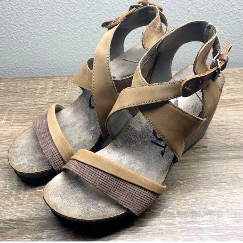 ❤️5/$25❤️ OTBT Freedom Wedge Sandals Size 9